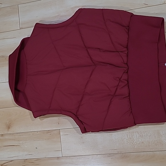 Brand new Reebok girls size XL (size 14/16) warm vest - Picture 3 of 5